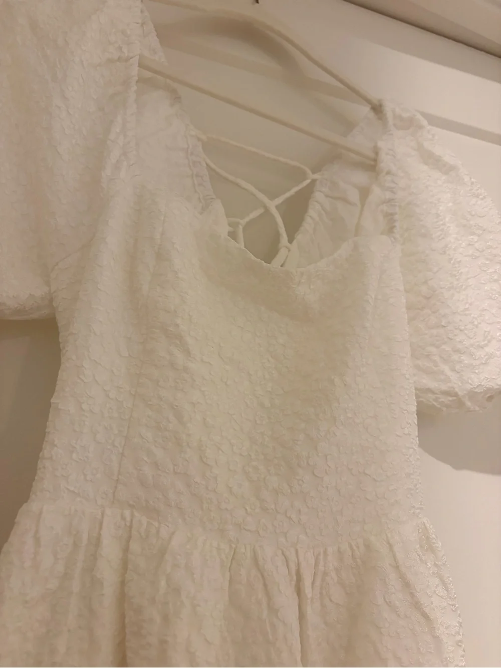 Lulus | Dresses | Lulus White Textured Puff Sleeve Midi Dress | Poshmark